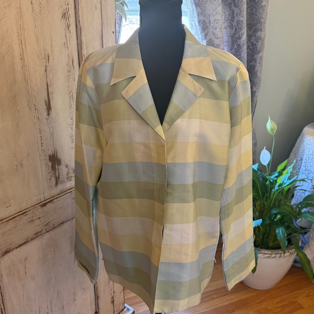 Liz Claiborne Silk Stripe Shirt/blazer. Size 12. Multicolor. Pastel.